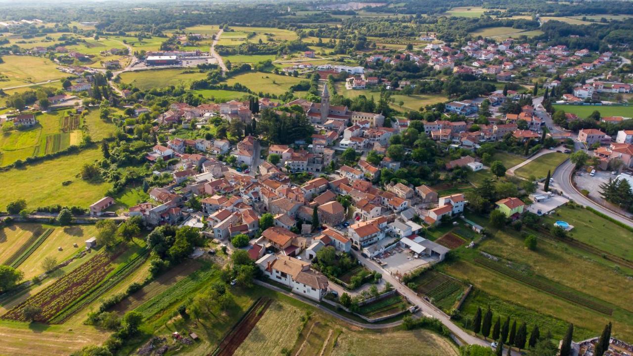 Apartman Palada Lägenhet Žminj Exteriör bild